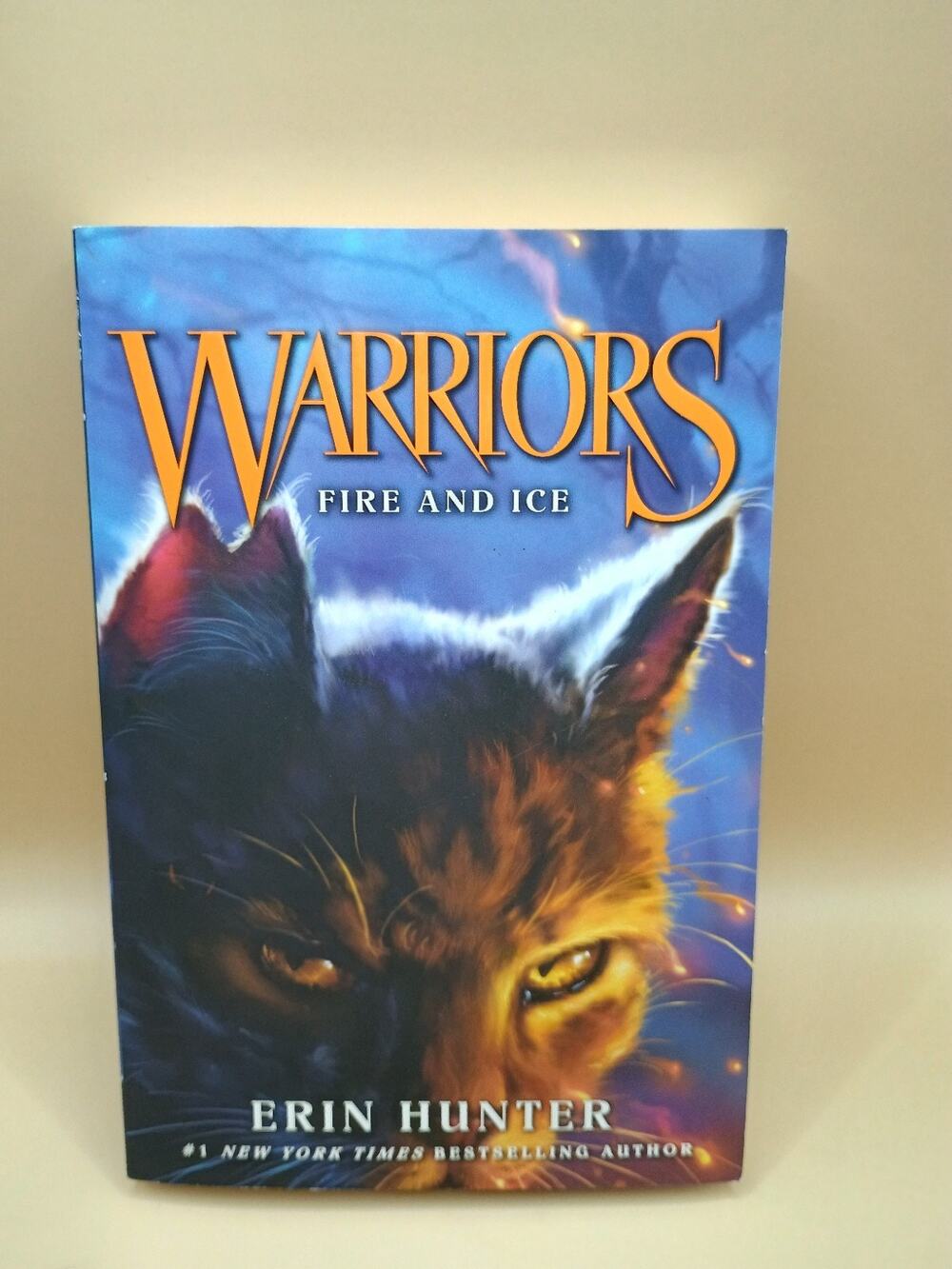 Warriors #2: Fire and Ice (Warriors: The Prophecies Begin, 2), Hunter, Erin, Boo